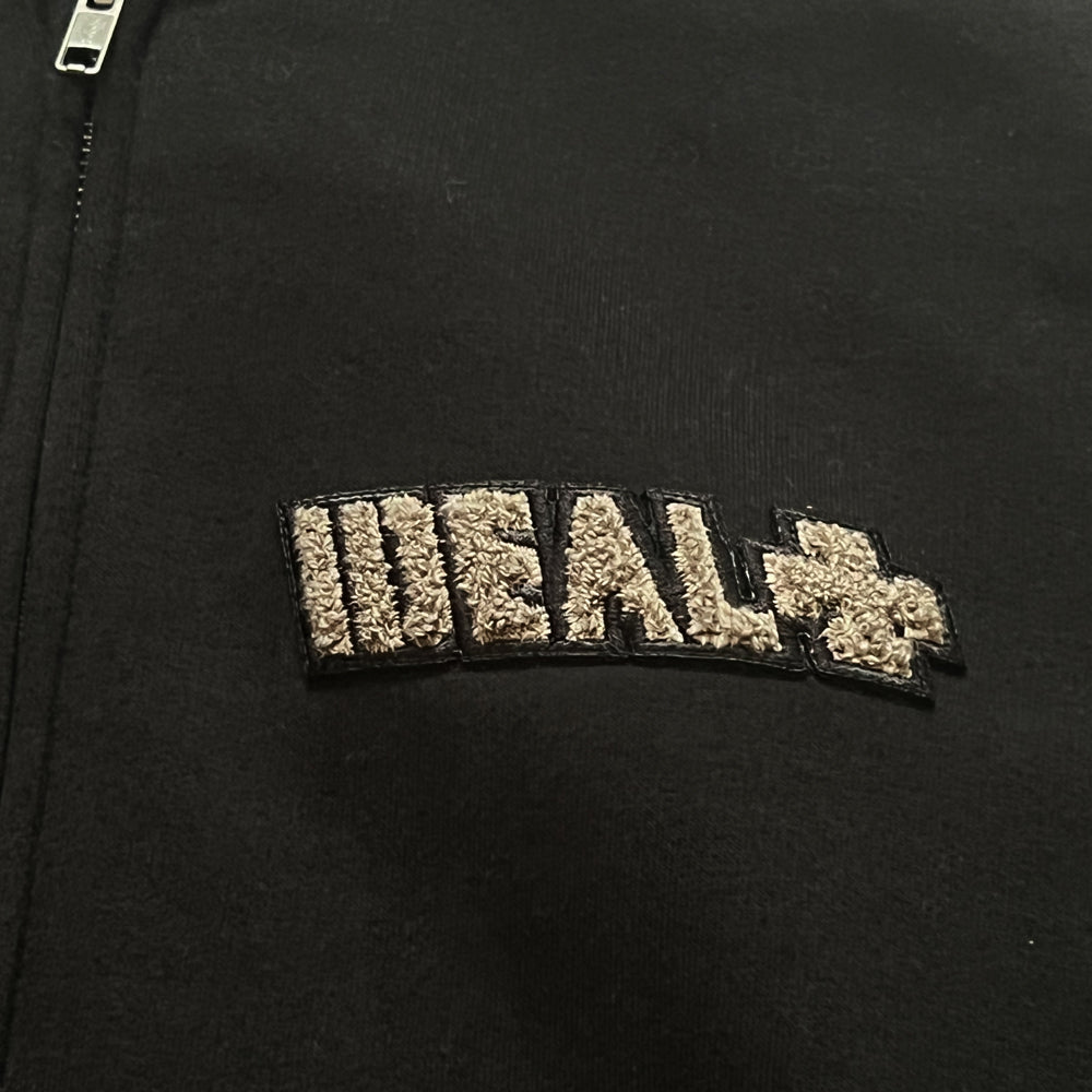 Ideal 0121 Stencil logo zip hood patch detail