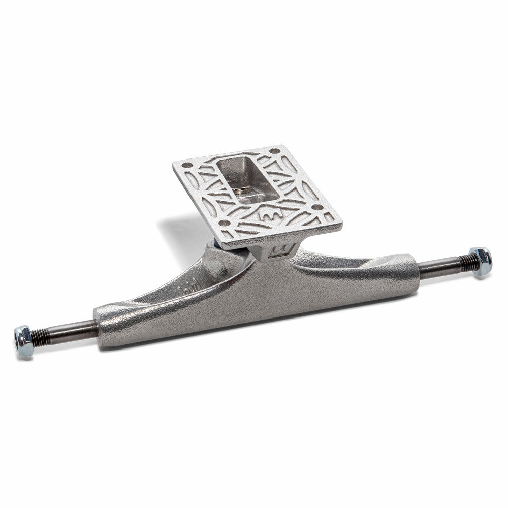 Royal Skateboard Trucks Raw 139 baseplate