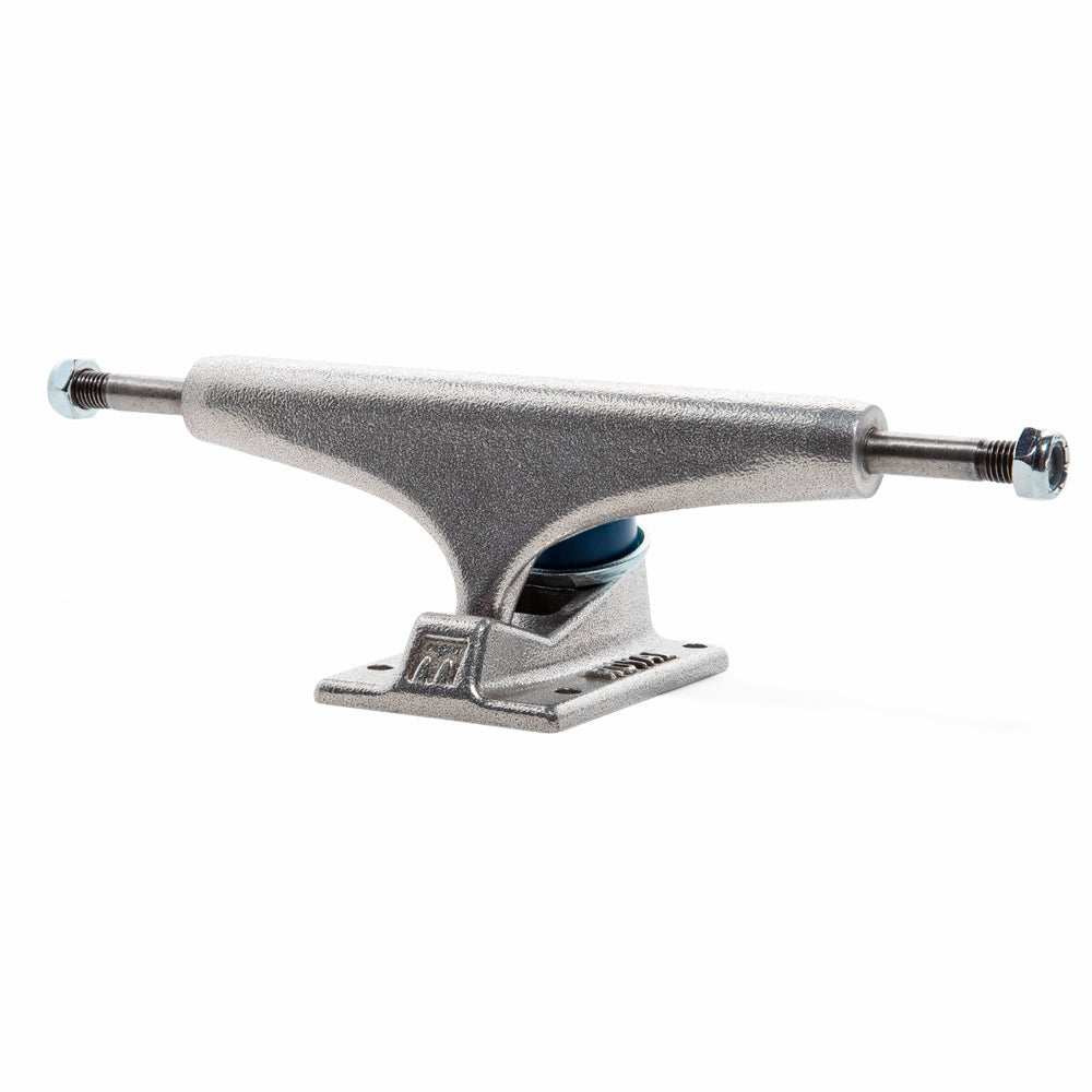 Royal Skateboard Trucks Raw 139 oblique