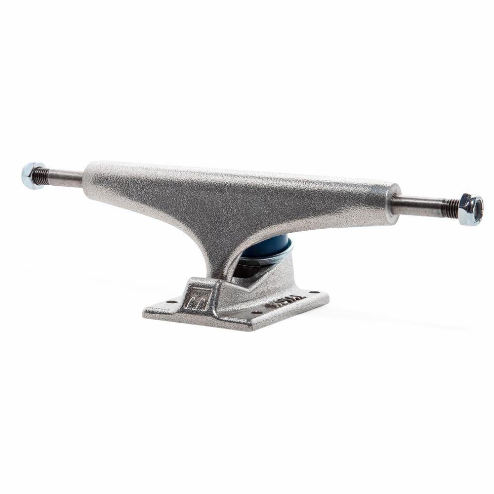 Royal Skateboard Trucks Raw 149 oblique